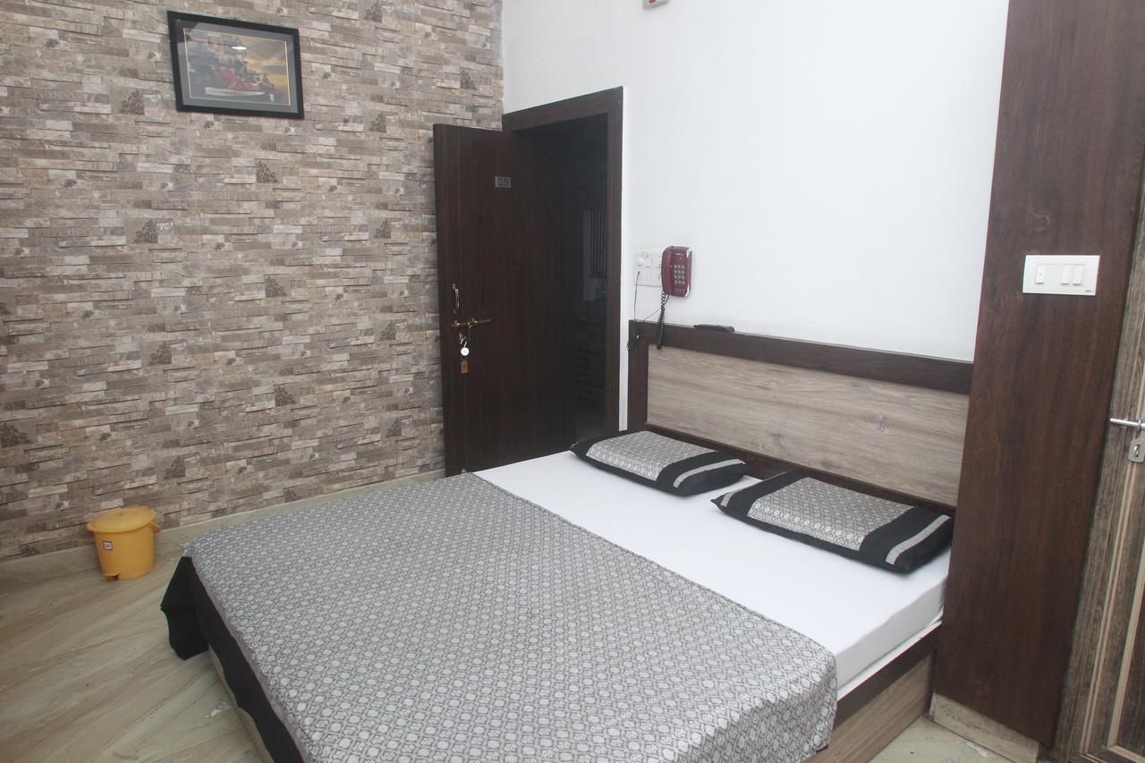Alakhnanda Guest House Váránaszi Kültér fotó