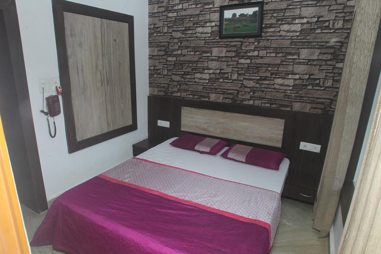 Alakhnanda Guest House Váránaszi Kültér fotó