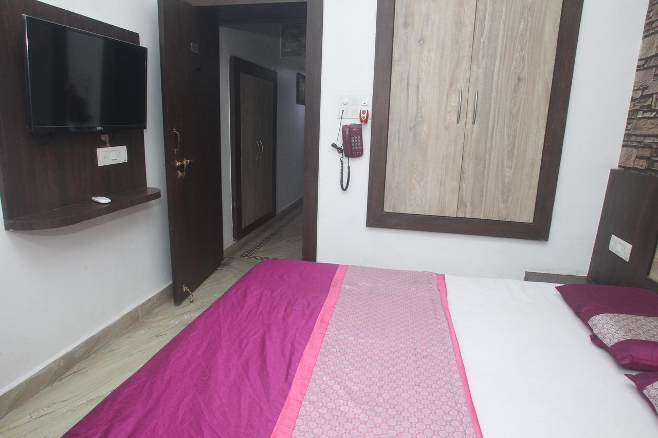 Alakhnanda Guest House Váránaszi Kültér fotó