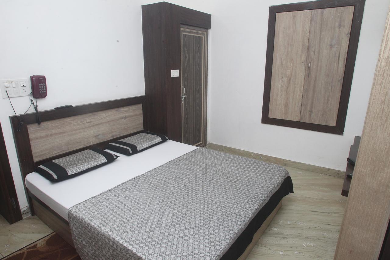 Alakhnanda Guest House Váránaszi Kültér fotó