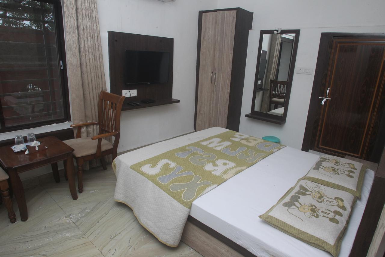 Alakhnanda Guest House Váránaszi Kültér fotó