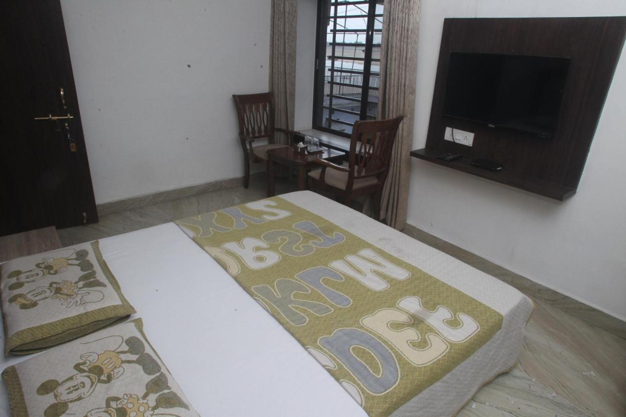 Alakhnanda Guest House Váránaszi Kültér fotó
