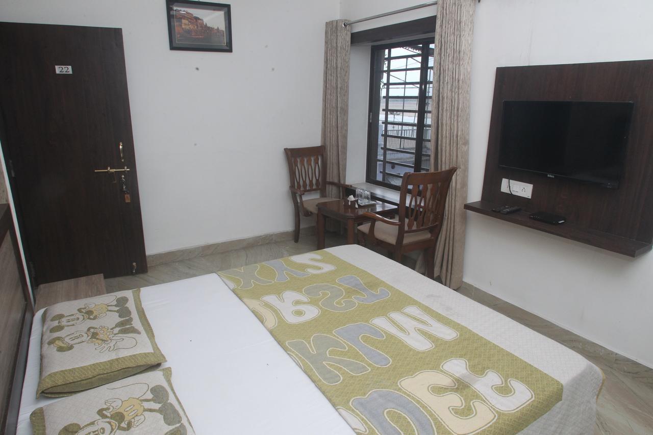 Alakhnanda Guest House Váránaszi Kültér fotó